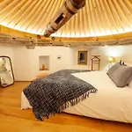 The Indigo Windmill Retreat, Peniche