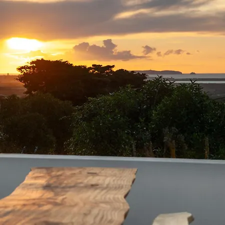 The Indigo Windmill Retreat, Peniche アトウギア・ダ・バレイア