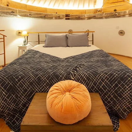 The Indigo Windmill Retreat, Peniche アトウギア・ダ・バレイア